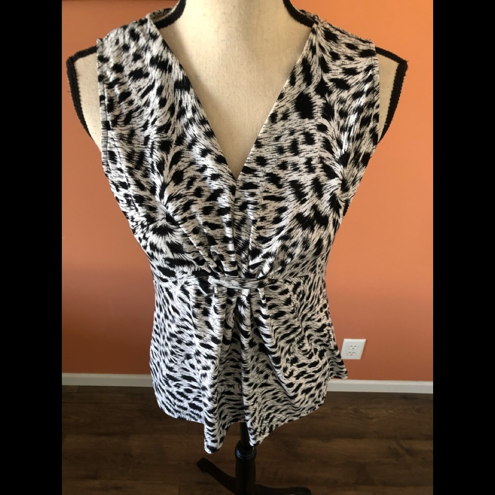 Relativity Black And White Patterned Sleeveless B… - image 3